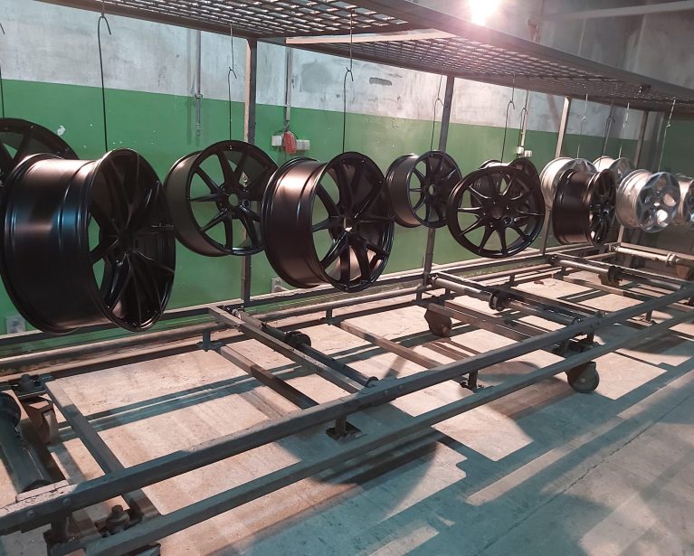 Lakierowanie felg stalowych i aluminiowych