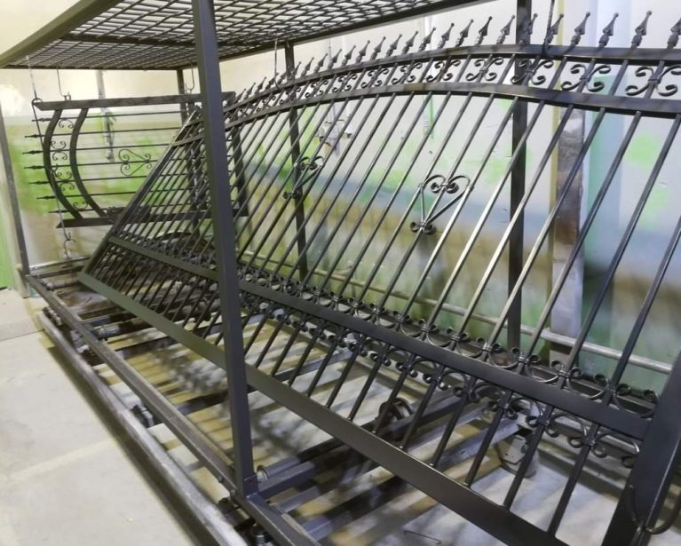 Lakierowanie ogrodzeń i bram przesuwnych 